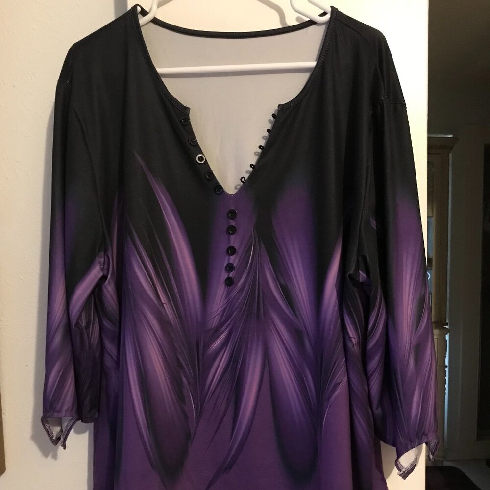 Temu tunic, size 3X, lovely purple feathery pattern. Light and beautiful.